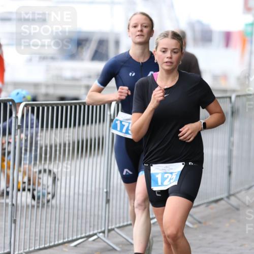 16.08.2026 - KN Förde Triathlon 2026 Antke Förster http://msf.ph/oto/10006600 16.08.2026 10:23:52 Laufen 17, 125 meine-sportfotos.de