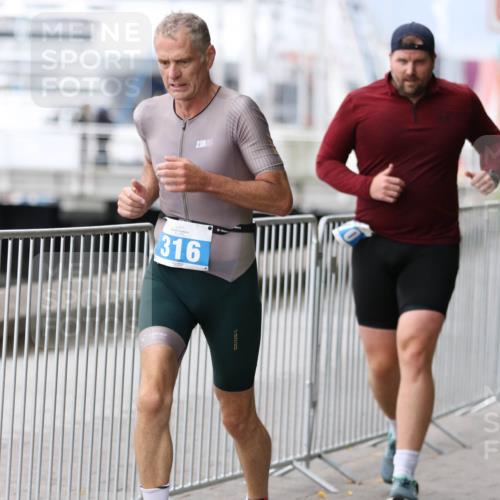 16.08.2026 - KN Förde Triathlon 2026 Antke Förster http://msf.ph/oto/10006658 16.08.2026 12:04:57 Laufen 3, 30, 316 meine-sportfotos.de