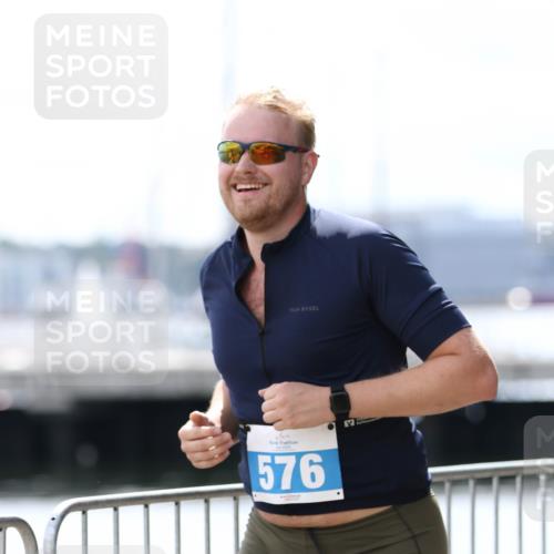 16.08.2026 - KN Förde Triathlon 2026 Antke Förster http://msf.ph/oto/10006671 16.08.2026 13:48:44 Laufen 576, 7 meine-sportfotos.de