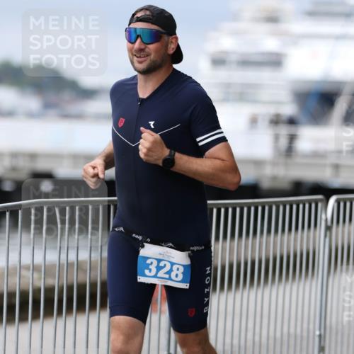 16.08.2026 - KN Förde Triathlon 2026 Antke Förster http://msf.ph/oto/10006700 16.08.2026 12:05:13 Laufen 328, 17 meine-sportfotos.de