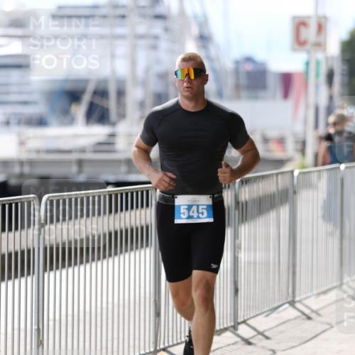 16.08.2026 - KN Förde Triathlon 2026 Antke Förster http://msf.ph/oto/10006761 16.08.2026 13:49:19 Laufen 545 meine-sportfotos.de