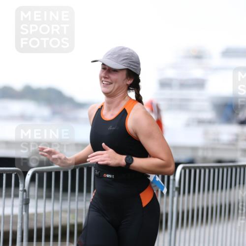 16.08.2026 - KN Förde Triathlon 2026 Antke Förster http://msf.ph/oto/10006840 16.08.2026 10:25:43 Laufen 520 meine-sportfotos.de