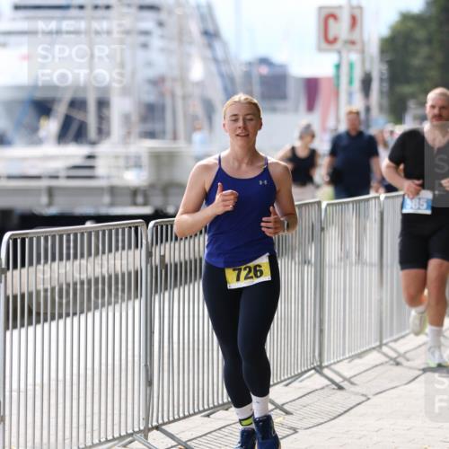 16.08.2026 - KN Förde Triathlon 2026 Antke Förster http://msf.ph/oto/10006917 16.08.2026 13:50:29 Laufen 726, 585 meine-sportfotos.de