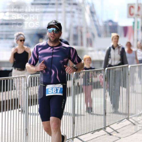 16.08.2026 - KN Förde Triathlon 2026 Antke Förster http://msf.ph/oto/10006956 16.08.2026 13:50:51 Laufen 3, 587 meine-sportfotos.de