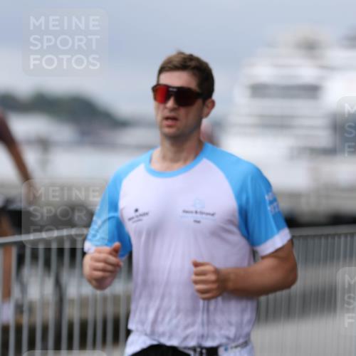 16.08.2026 - KN Förde Triathlon 2026 Antke Förster http://msf.ph/oto/10006967 16.08.2026 12:06:55 Laufen  meine-sportfotos.de