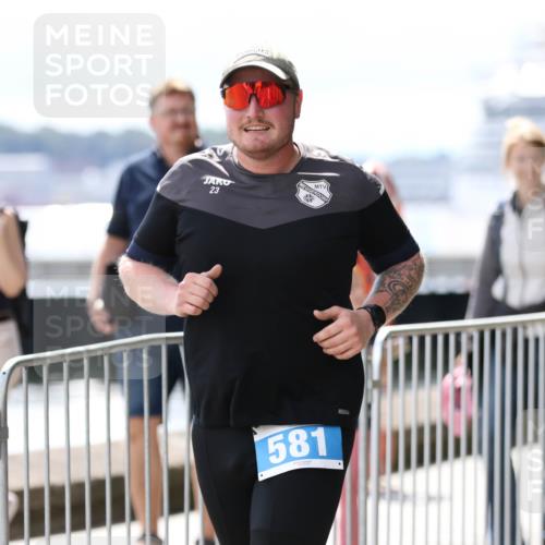 16.08.2026 - KN Förde Triathlon 2026 Antke Förster http://msf.ph/oto/10006971 16.08.2026 13:51:01 Laufen 23, 581 meine-sportfotos.de