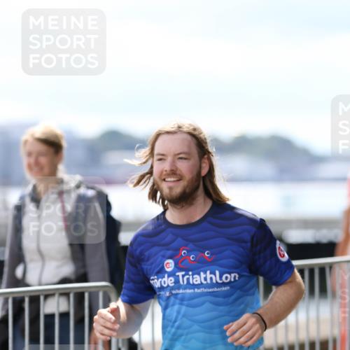 16.08.2026 - KN Förde Triathlon 2026 Antke Förster http://msf.ph/oto/10006989 16.08.2026 13:51:06 Laufen 595 meine-sportfotos.de