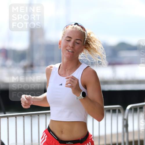 16.08.2026 - KN Förde Triathlon 2026 Antke Förster http://msf.ph/oto/10006998 16.08.2026 13:51:09 Laufen  meine-sportfotos.de