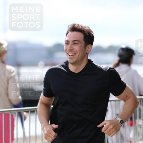 16.08.2026 - KN Förde Triathlon 2026 Antke Förster http://msf.ph/oto/10007028 16.08.2026 13:51:21 Laufen  meine-sportfotos.de