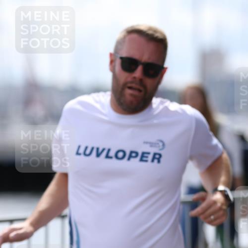16.08.2026 - KN Förde Triathlon 2026 Antke Förster http://msf.ph/oto/10007052 16.08.2026 13:51:31 Laufen 715 meine-sportfotos.de