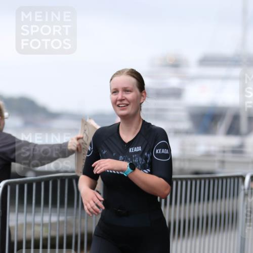 16.08.2026 - KN Förde Triathlon 2026 Antke Förster http://msf.ph/oto/10007116 16.08.2026 10:27:38 Laufen  meine-sportfotos.de