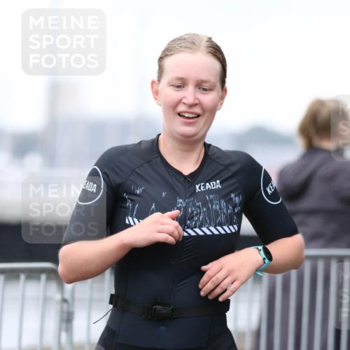 16.08.2026 - KN Förde Triathlon 2026 Antke Förster http://msf.ph/oto/10007122 16.08.2026 10:27:39 Laufen  meine-sportfotos.de