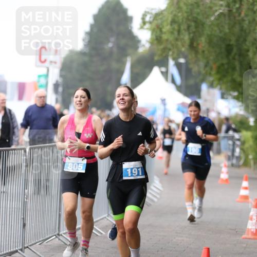 16.08.2026 - KN Förde Triathlon 2026 Antke Förster http://msf.ph/oto/10007137 16.08.2026 10:27:50 Laufen 805, 191 meine-sportfotos.de