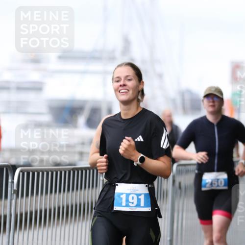 16.08.2026 - KN Förde Triathlon 2026 Antke Förster http://msf.ph/oto/10007143 16.08.2026 10:27:52 Laufen 191, 250 meine-sportfotos.de