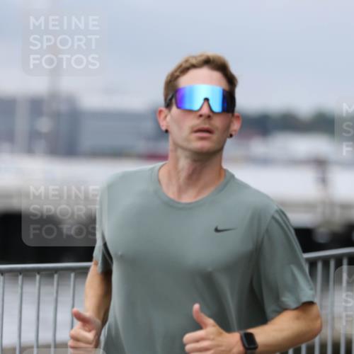 16.08.2026 - KN Förde Triathlon 2026 Antke Förster http://msf.ph/oto/10007246 16.08.2026 12:08:39 Laufen 425 meine-sportfotos.de