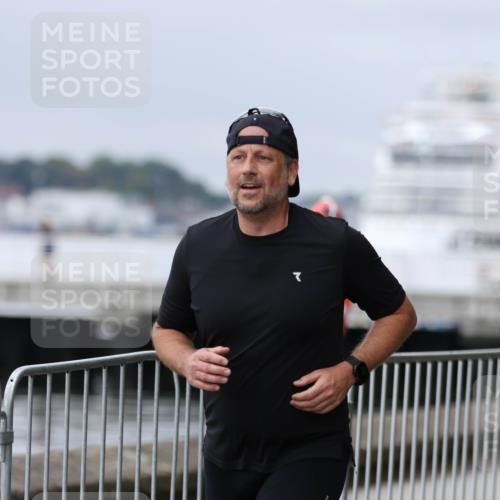 16.08.2026 - KN Förde Triathlon 2026 Antke Förster http://msf.ph/oto/10007249 16.08.2026 12:08:40 Laufen  meine-sportfotos.de