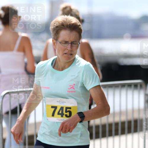 16.08.2026 - KN Förde Triathlon 2026 Antke Förster http://msf.ph/oto/10007259 16.08.2026 13:53:21 Laufen 745 meine-sportfotos.de