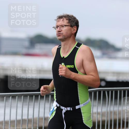 16.08.2026 - KN Förde Triathlon 2026 Antke Förster http://msf.ph/oto/10007342 16.08.2026 12:09:29 Laufen  meine-sportfotos.de