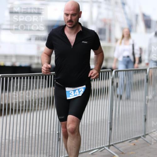 16.08.2026 - KN Förde Triathlon 2026 Antke Förster http://msf.ph/oto/10007366 16.08.2026 12:09:40 Laufen 342 meine-sportfotos.de