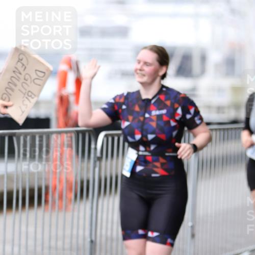 16.08.2026 - KN Förde Triathlon 2026 Antke Förster http://msf.ph/oto/10007428 16.08.2026 10:30:07 Laufen  meine-sportfotos.de
