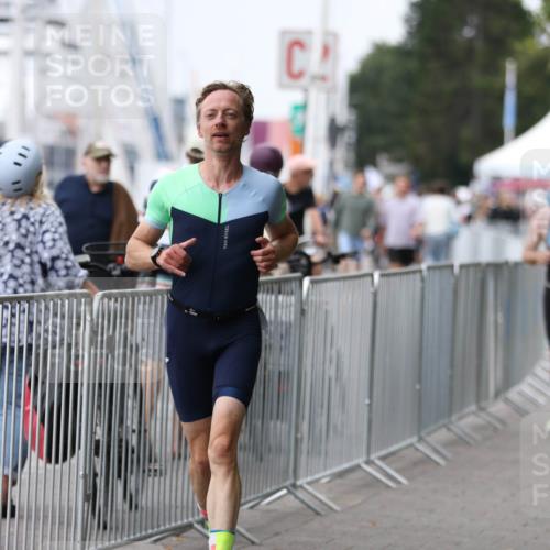 16.08.2026 - KN Förde Triathlon 2026 Antke Förster http://msf.ph/oto/10007441 16.08.2026 12:10:04 Laufen  meine-sportfotos.de