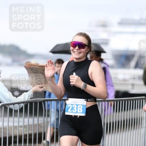 16.08.2026 - KN Förde Triathlon 2026 Antke Förster http://msf.ph/oto/10007512 16.08.2026 10:30:44 Laufen 238 meine-sportfotos.de