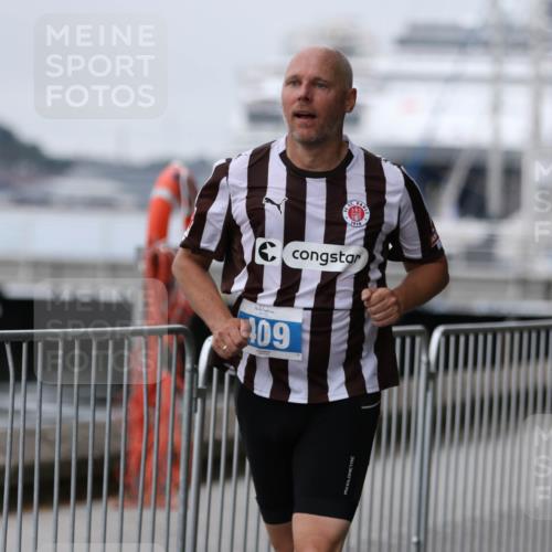 16.08.2026 - KN Förde Triathlon 2026 Antke Förster http://msf.ph/oto/10007651 16.08.2026 12:11:59 Laufen 1910, 409 meine-sportfotos.de
