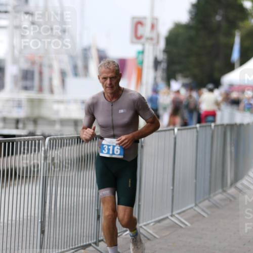 16.08.2026 - KN Förde Triathlon 2026 Antke Förster http://msf.ph/oto/10007714 16.08.2026 12:12:46 Laufen 316 meine-sportfotos.de