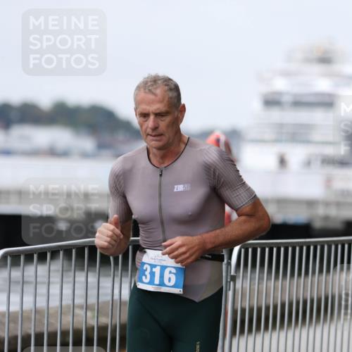 16.08.2026 - KN Förde Triathlon 2026 Antke Förster http://msf.ph/oto/10007720 16.08.2026 12:12:48 Laufen 3, 316 meine-sportfotos.de