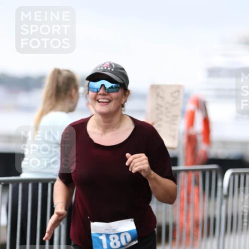 16.08.2026 - KN Förde Triathlon 2026 Antke Förster http://msf.ph/oto/10007785 16.08.2026 10:32:24 Laufen 180 meine-sportfotos.de