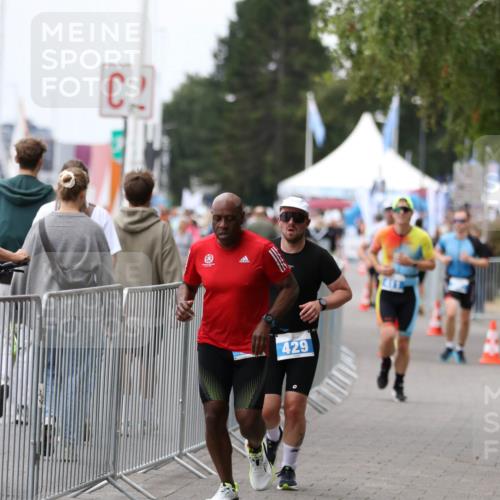 16.08.2026 - KN Förde Triathlon 2026 Antke Förster http://msf.ph/oto/10007810 16.08.2026 12:13:59 Laufen 429 meine-sportfotos.de