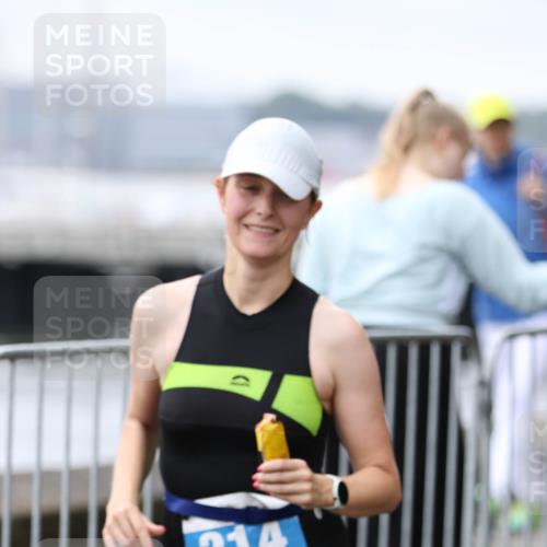 16.08.2026 - KN Förde Triathlon 2026 Antke Förster http://msf.ph/oto/10007842 16.08.2026 10:32:44 Laufen 214 meine-sportfotos.de