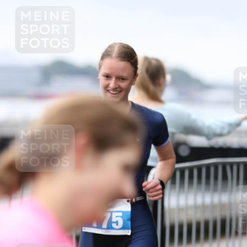 16.08.2026 - KN Förde Triathlon 2026 Antke Förster http://msf.ph/oto/10007875 16.08.2026 10:33:03 Laufen 7, 75 meine-sportfotos.de