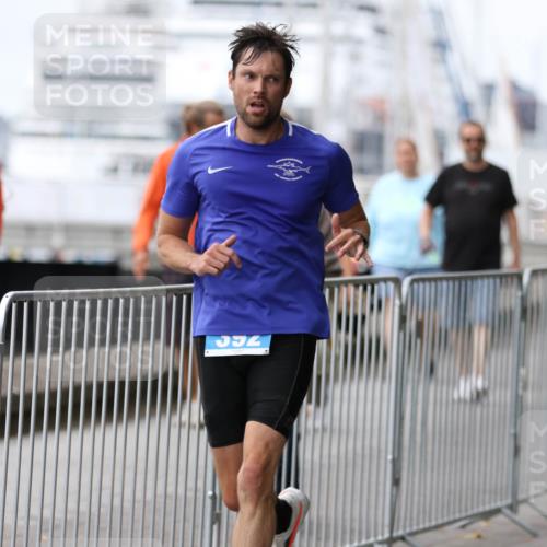 16.08.2026 - KN Förde Triathlon 2026 Antke Förster http://msf.ph/oto/10007960 16.08.2026 12:15:17 Laufen 760 meine-sportfotos.de