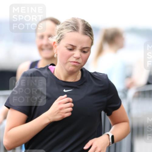 16.08.2026 - KN Förde Triathlon 2026 Antke Förster http://msf.ph/oto/10008031 16.08.2026 10:34:08 Laufen  meine-sportfotos.de