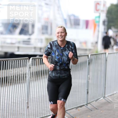 16.08.2026 - KN Förde Triathlon 2026 Antke Förster http://msf.ph/oto/10008178 16.08.2026 10:35:28 Laufen  meine-sportfotos.de
