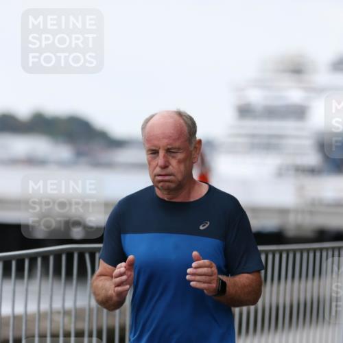 16.08.2026 - KN Förde Triathlon 2026 Antke Förster http://msf.ph/oto/10008179 16.08.2026 12:17:00 Laufen 400 meine-sportfotos.de