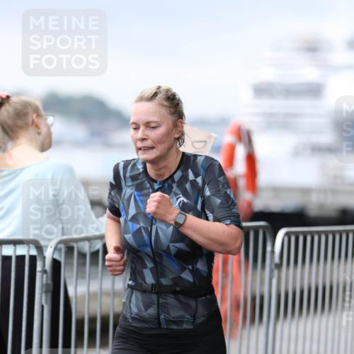 16.08.2026 - KN Förde Triathlon 2026 Antke Förster http://msf.ph/oto/10008181 16.08.2026 10:35:30 Laufen  meine-sportfotos.de