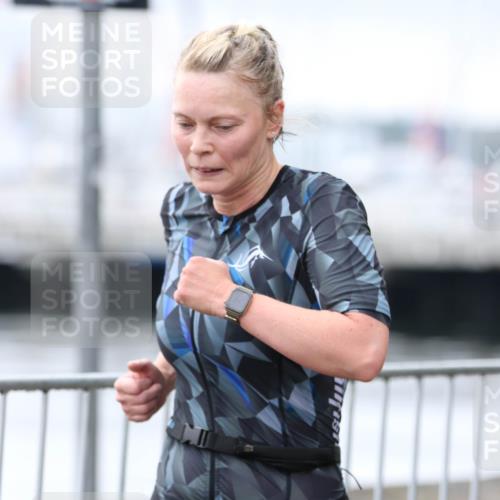 16.08.2026 - KN Förde Triathlon 2026 Antke Förster http://msf.ph/oto/10008187 16.08.2026 10:35:32 Laufen  meine-sportfotos.de