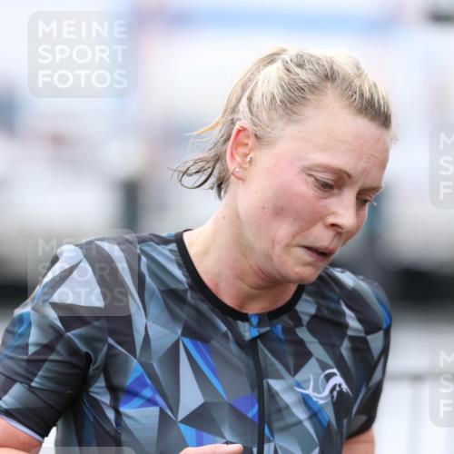 16.08.2026 - KN Förde Triathlon 2026 Antke Förster http://msf.ph/oto/10008193 16.08.2026 10:35:33 Laufen  meine-sportfotos.de