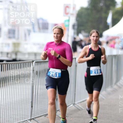 16.08.2026 - KN Förde Triathlon 2026 Antke Förster http://msf.ph/oto/10008202 16.08.2026 10:35:42 Laufen 219, 261 meine-sportfotos.de