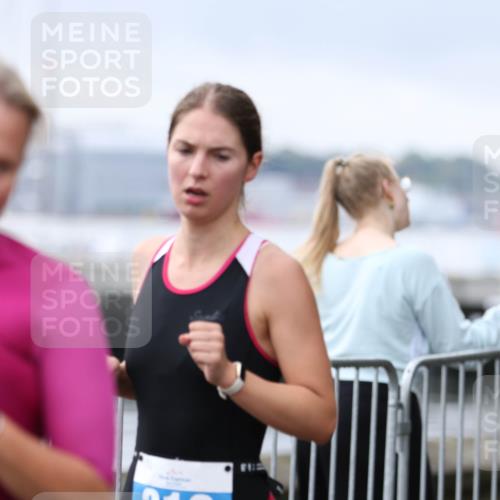 16.08.2026 - KN Förde Triathlon 2026 Antke Förster http://msf.ph/oto/10008217 16.08.2026 10:35:46 Laufen 219 meine-sportfotos.de