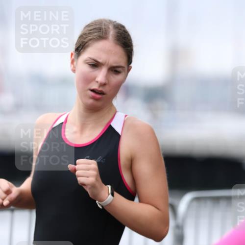 16.08.2026 - KN Förde Triathlon 2026 Antke Förster http://msf.ph/oto/10008220 16.08.2026 10:35:47 Laufen 2006, 219 meine-sportfotos.de