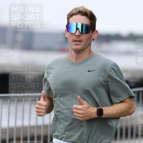 16.08.2026 - KN Förde Triathlon 2026 Antke Förster http://msf.ph/oto/10008308 16.08.2026 12:17:59 Laufen 7, 2026, 425 meine-sportfotos.de