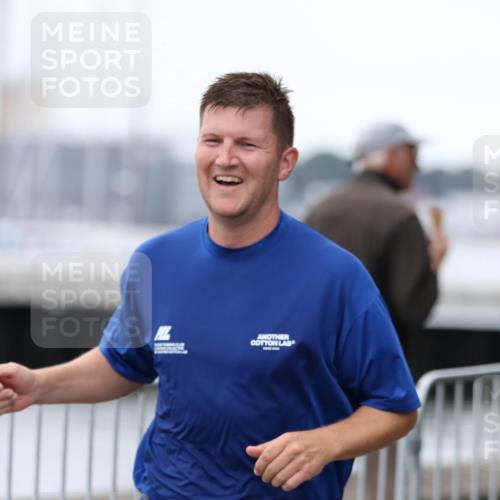 16.08.2026 - KN Förde Triathlon 2026 Antke Förster http://msf.ph/oto/10008344 16.08.2026 12:18:10 Laufen 385 meine-sportfotos.de