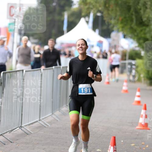 16.08.2026 - KN Förde Triathlon 2026 Antke Förster http://msf.ph/oto/10008367 16.08.2026 10:37:08 Laufen 191 meine-sportfotos.de
