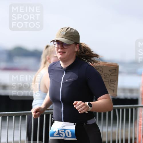16.08.2026 - KN Förde Triathlon 2026 Antke Förster http://msf.ph/oto/10008472 16.08.2026 10:38:57 Laufen 250 meine-sportfotos.de
