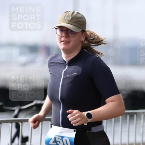 16.08.2026 - KN Förde Triathlon 2026 Antke Förster http://msf.ph/oto/10008475 16.08.2026 10:38:58 Laufen 250 meine-sportfotos.de