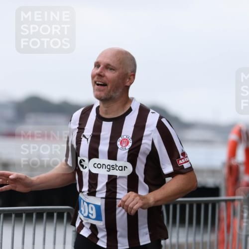 16.08.2026 - KN Förde Triathlon 2026 Antke Förster http://msf.ph/oto/10008683 16.08.2026 12:21:55 Laufen 09, 1910 meine-sportfotos.de