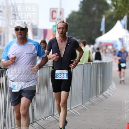 16.08.2026 - KN Förde Triathlon 2026 Antke Förster http://msf.ph/oto/10008695 16.08.2026 12:22:00 Laufen 427, 388 meine-sportfotos.de